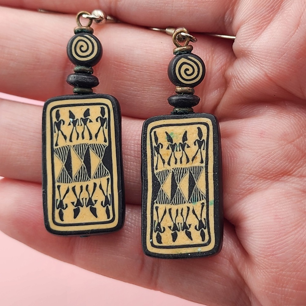 Black Tan Tribal Figure Bead Dangle Earrings Boho Folk Art Artisan Spiral Design